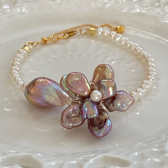 Hand Crafted Jewelry - B70-High Quality High Luster Flower, Edison and Baby Pearl Bracelet